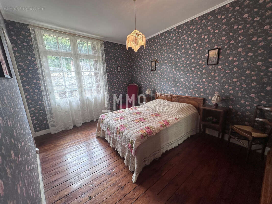 Maison à LA CHARTRE-SUR-LE-LOIR