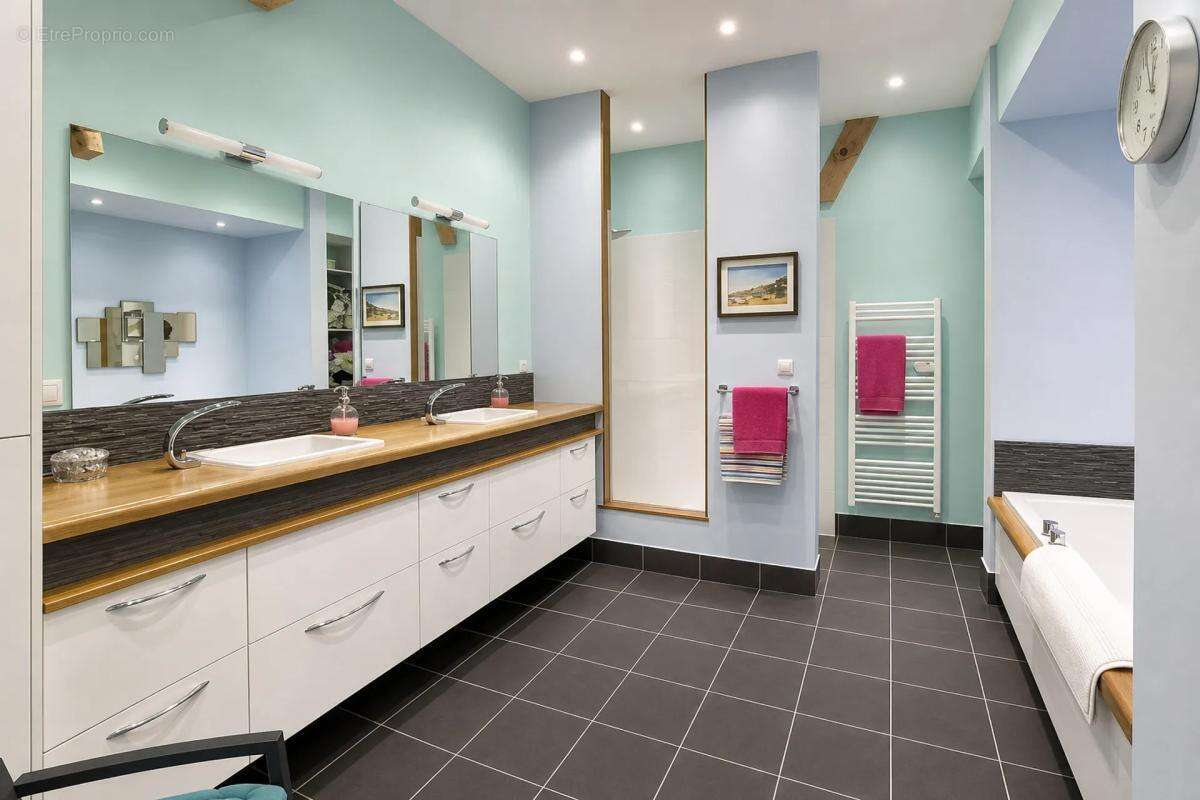 Maison rénovée 7 pièces 201 m² - Bresdon - photo 7