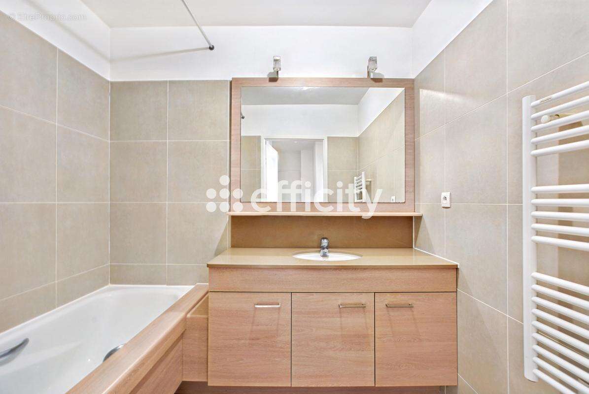 Appartement à SURESNES
