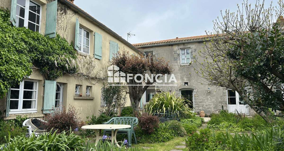 Ile de noirmoutier - maison de caractere rare - dans le quartier historique de noirmoutier - photo 11