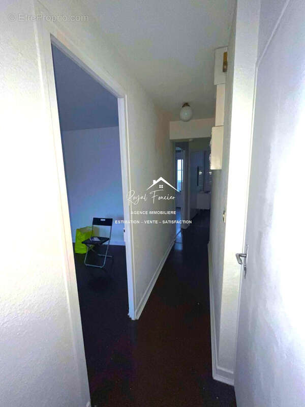 Entrée - Appartement à CHATELLERAULT