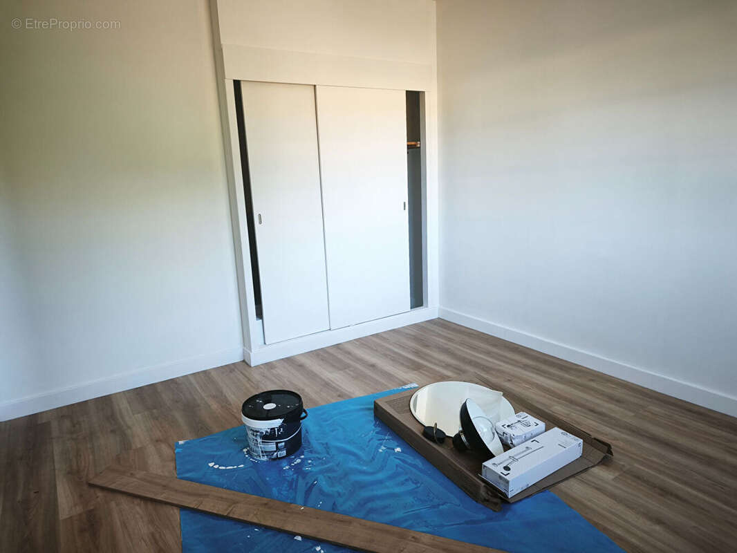 A vendre a saint-eloi pavillon des 's 70 sur sous sol 3 p terrain de  1494 m2 - photo 6