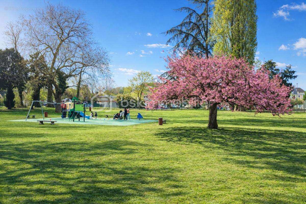 Appartement à EMERAINVILLE