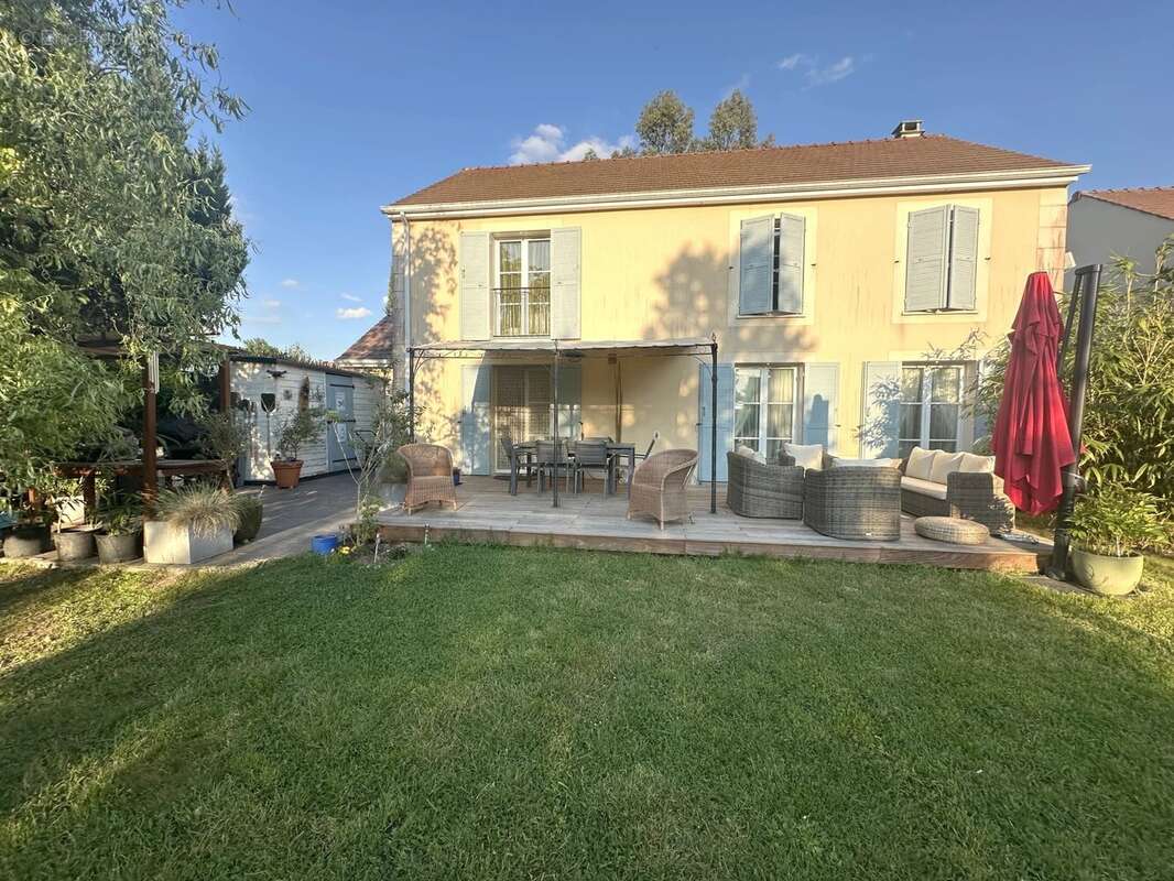 Maison à LES ESSARTS-LE-ROI