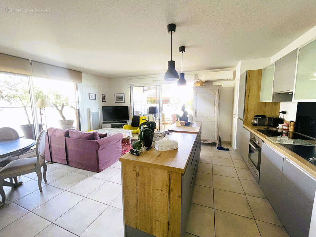 MAUGUIO 4 pièces 3 chambres 2 S.de bain, Terrasse en L 37 m2, parking + garage fermé - photo 7