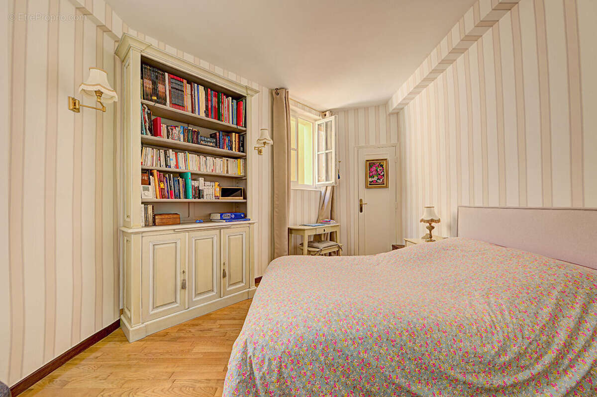 Appartement à VERSAILLES