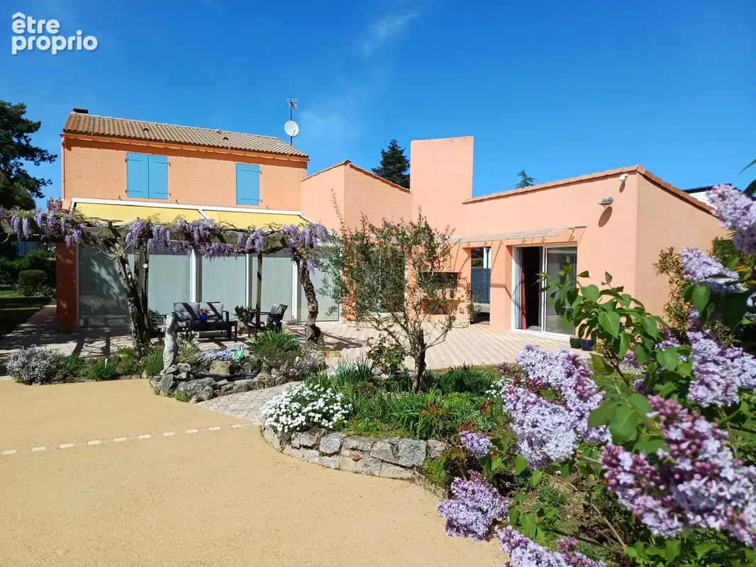 Maison de charme avec suite parentale, dépendance et piscine - photo 9