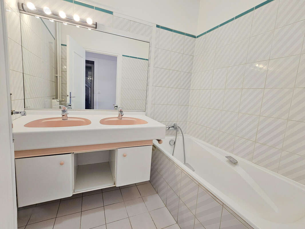 Quartier Petit Ivry - PARC  privé - 5p - Balcon - photo 10