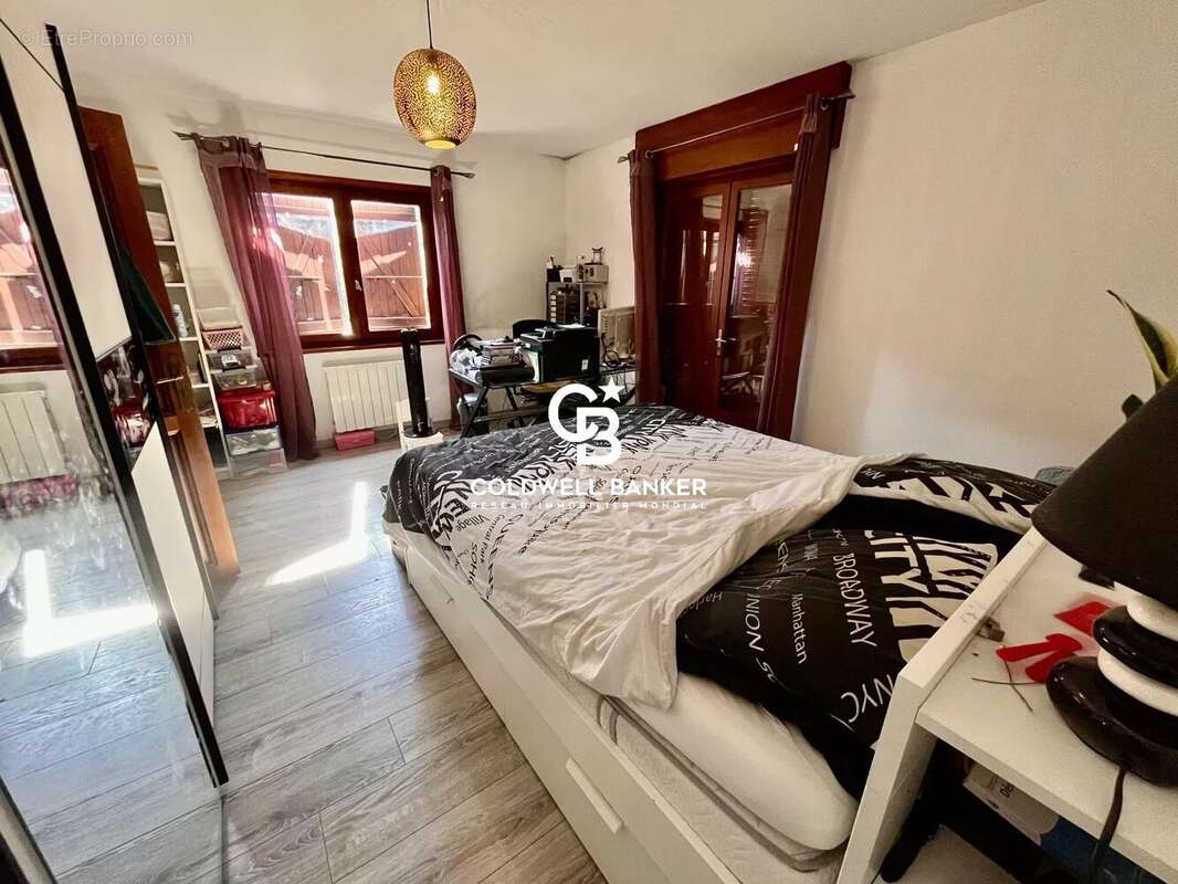 Maison de ville à vendre à Annemasse divisée en 2 appartements avec combles, sous-sol et fort potentiel locatif 74100 - photo 7