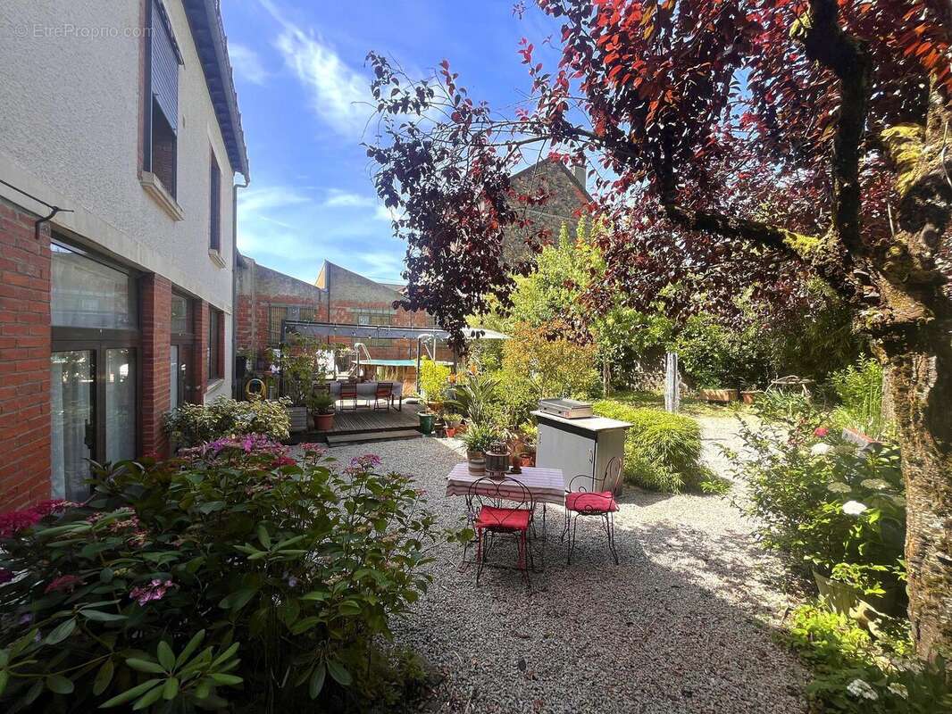 Maison 170 m² à Mauriac  - photo 2