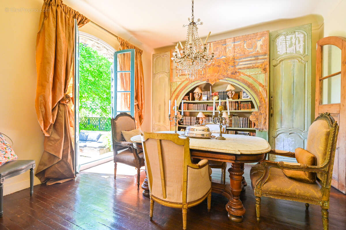 Maison à SAINT-MAUR-DES-FOSSES