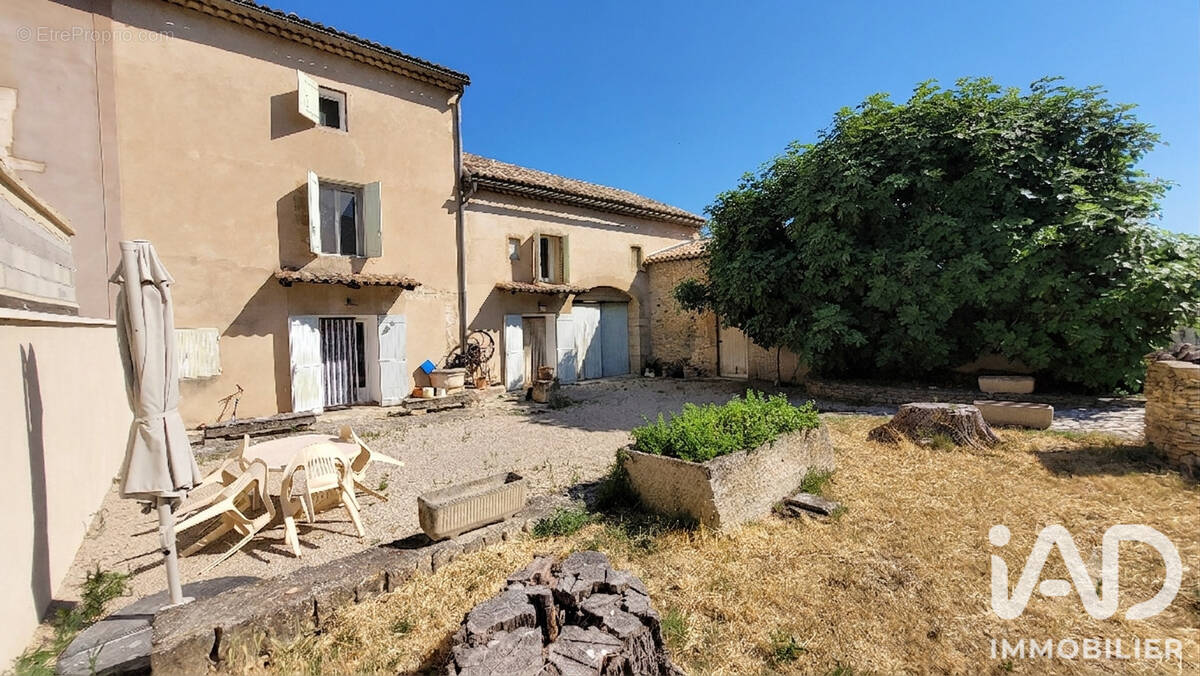 Photo 1 - Maison à ROBION