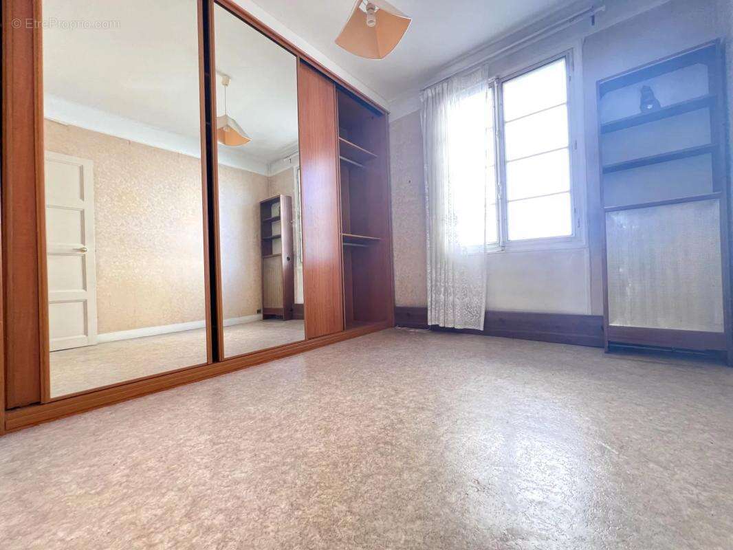 Maison à LES CLAYES-SOUS-BOIS