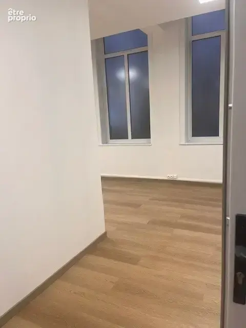 Rez-de-chaussée commercial de 70m² - photo 9