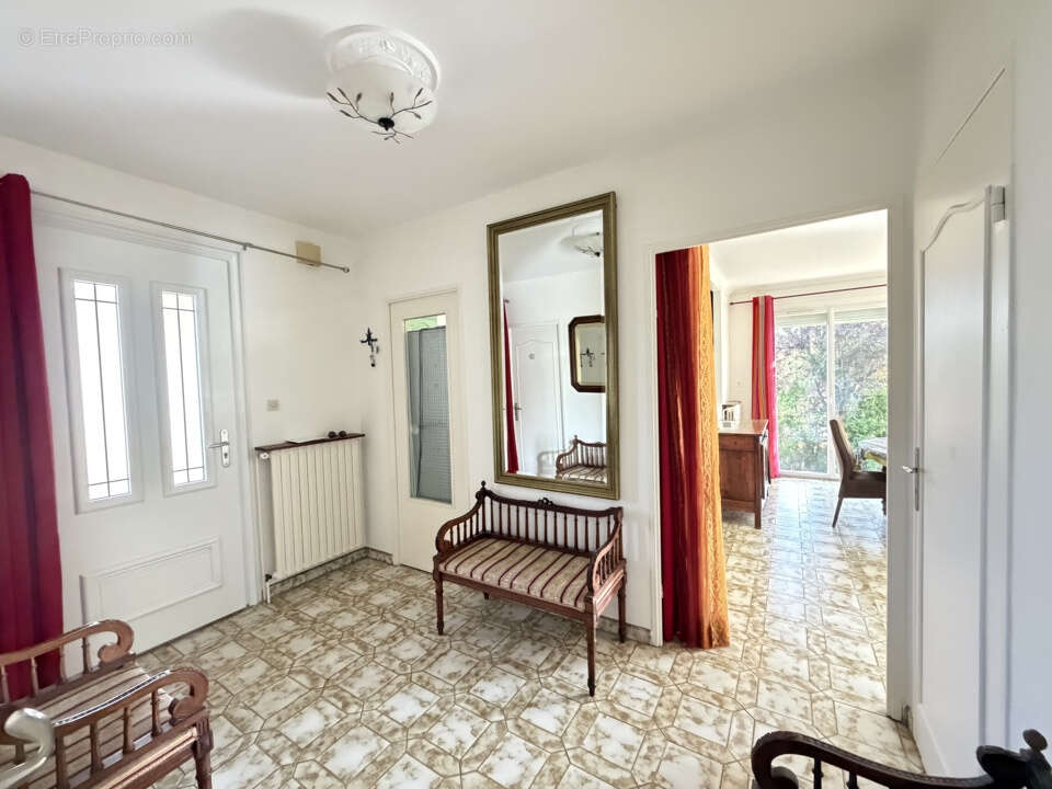 MAISON T5 avec garage (205 M2 de surface utile) et jardin de 544 M2 à Vendre (31270 CUGNAUX) - photo 15
