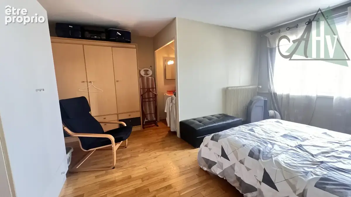 77 - Centre ville MONTEREAU-FLT-Yonne, maison 6 pièces avec jardin 322 m2 environ - photo 11