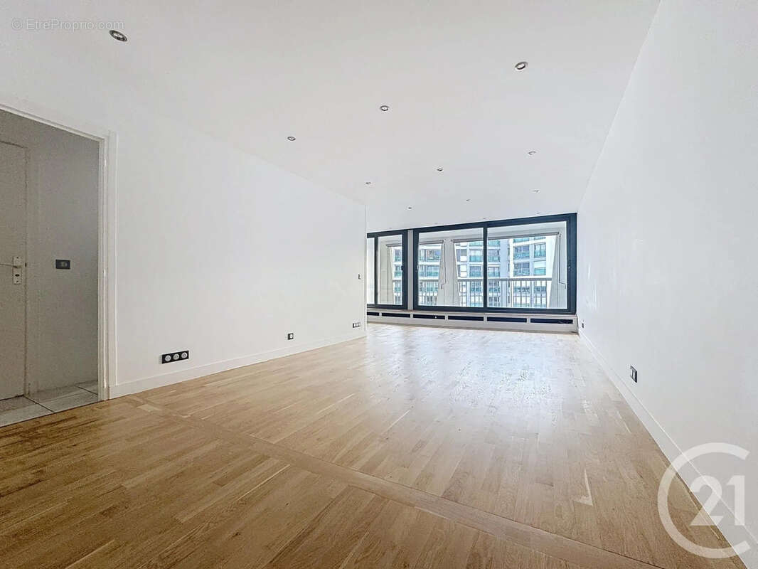 Appartement à PARIS-20E