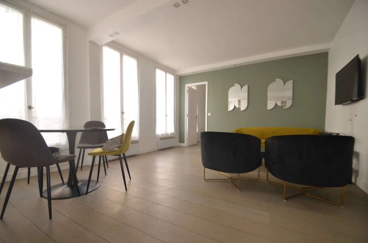 Appartement à PARIS-17E