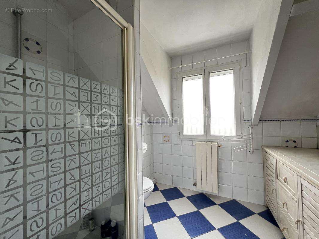 Maison à MAGNY-LE-HONGRE