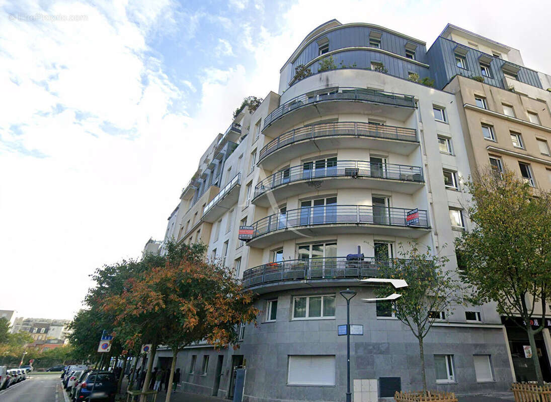 Appartement à COURBEVOIE