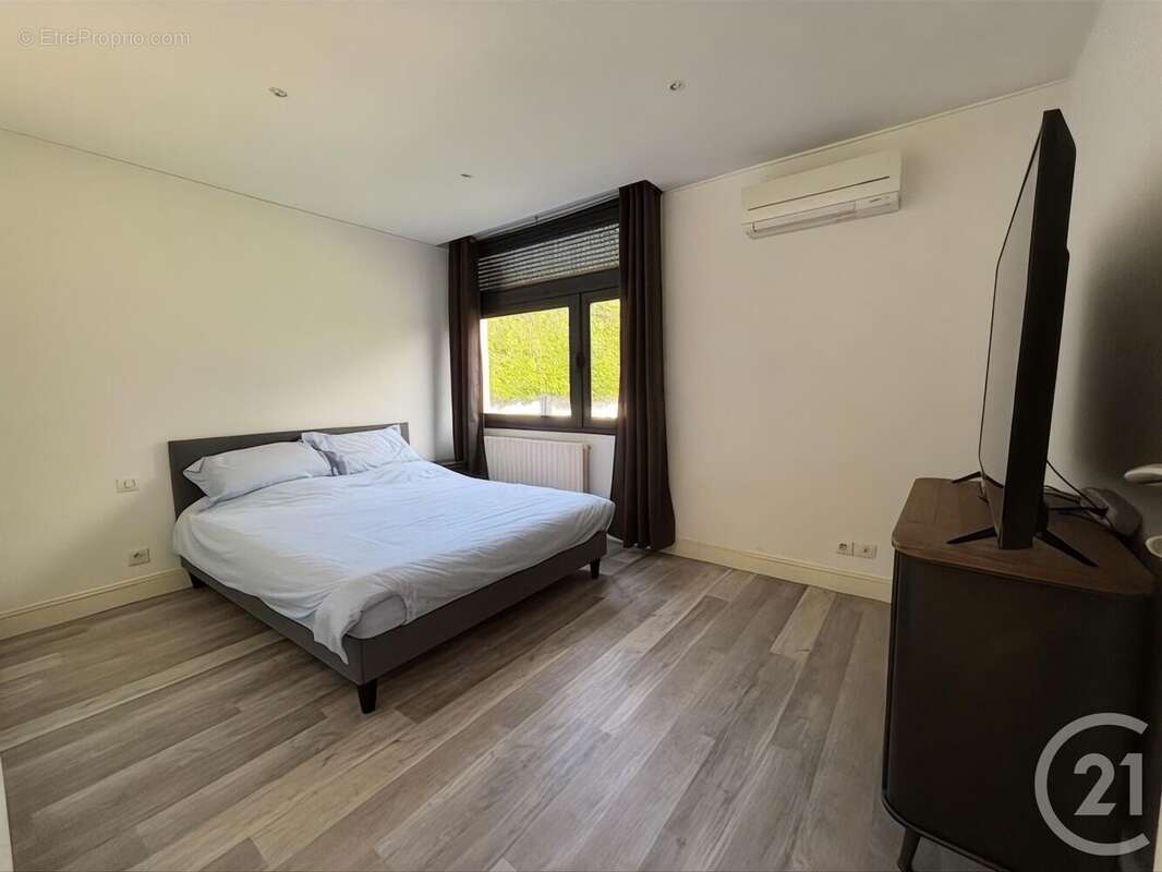 Maison à AMBARES-ET-LAGRAVE