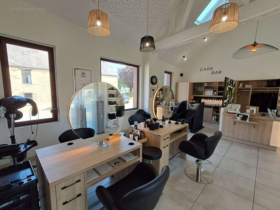 Photo 3 - Commerce à POLIGNE