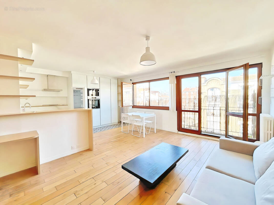 Appartement à LES LILAS