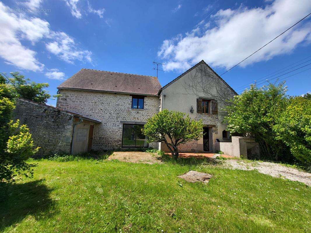 Maison en pierre 6 pièces, jardin et piscine ! - photo 17