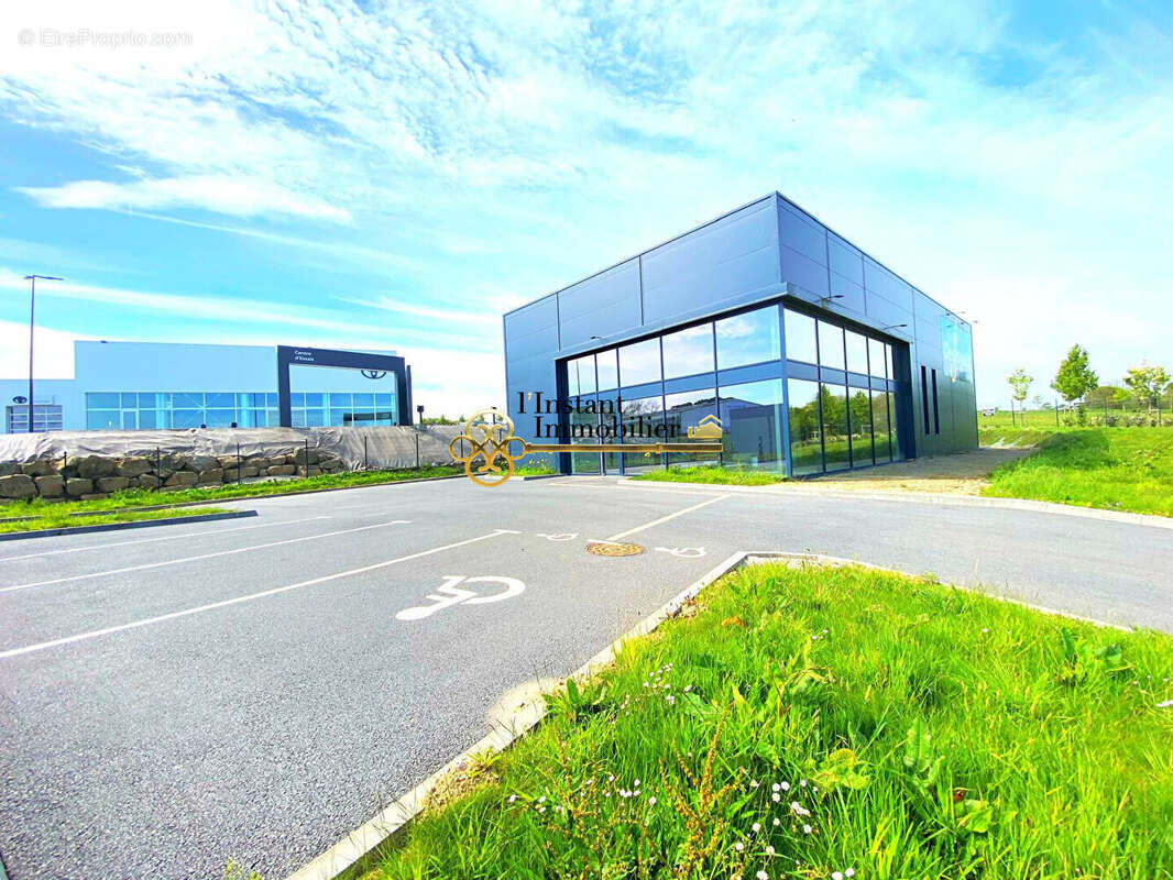 Commerce à SAINT-MARTIN-DES-CHAMPS