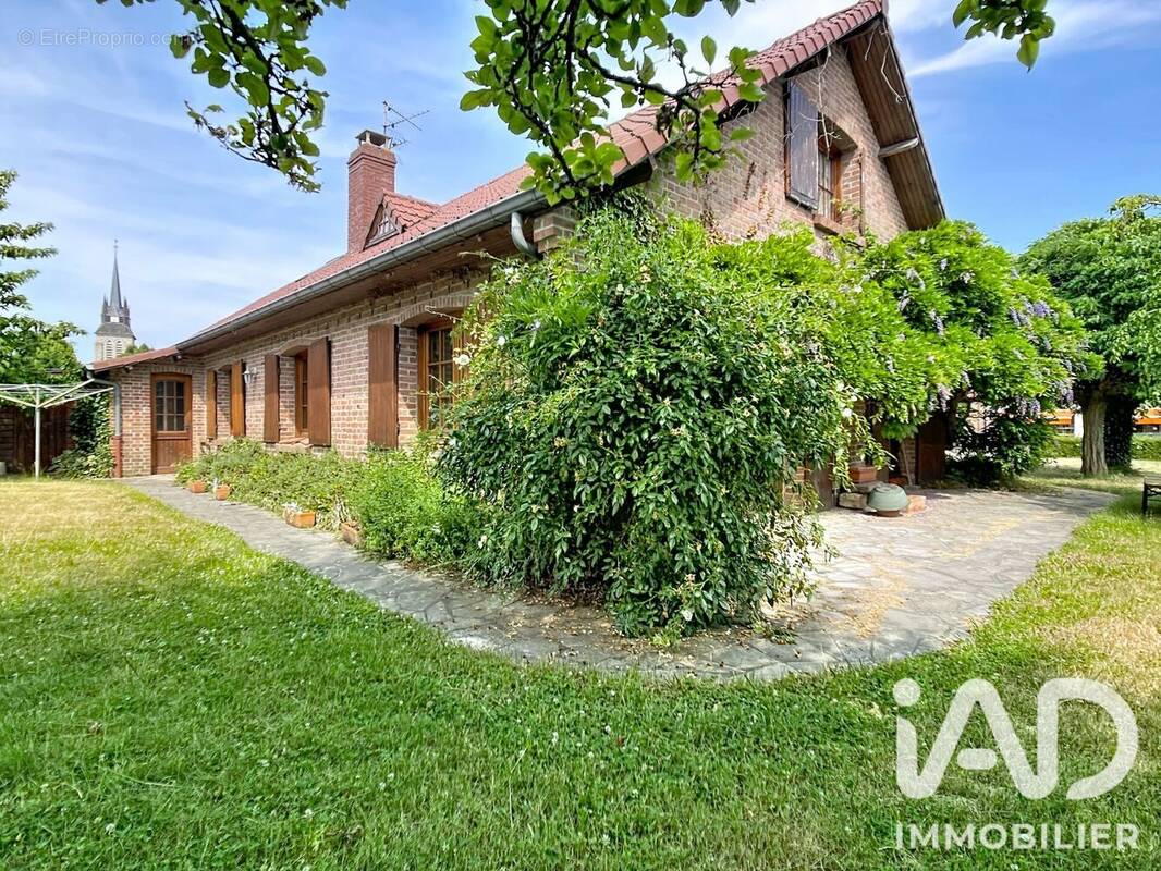Photo 1 - Maison à LA COUTURE