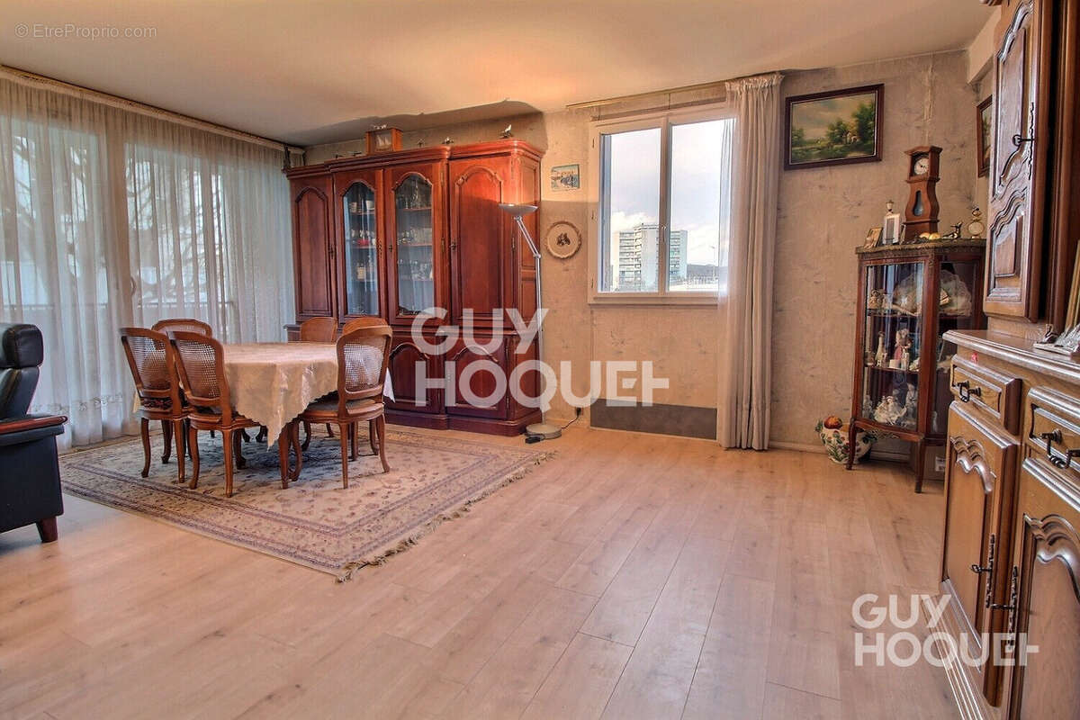 Appartement à CHAVILLE