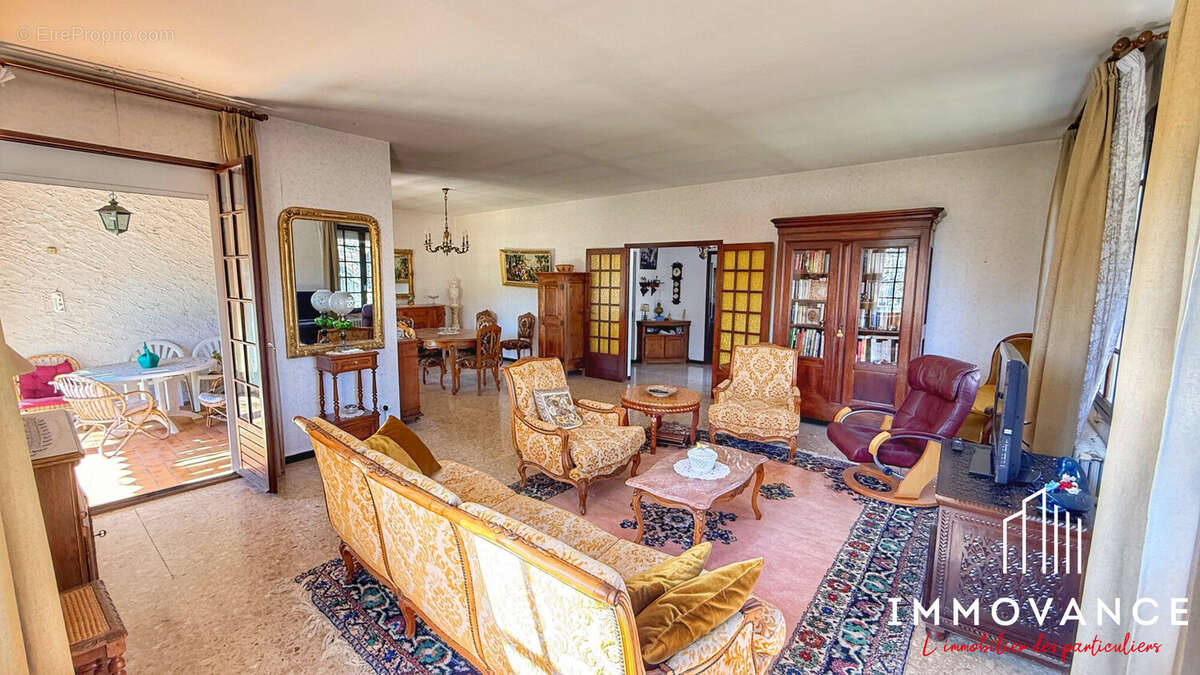 Maison à SAINT-BRES