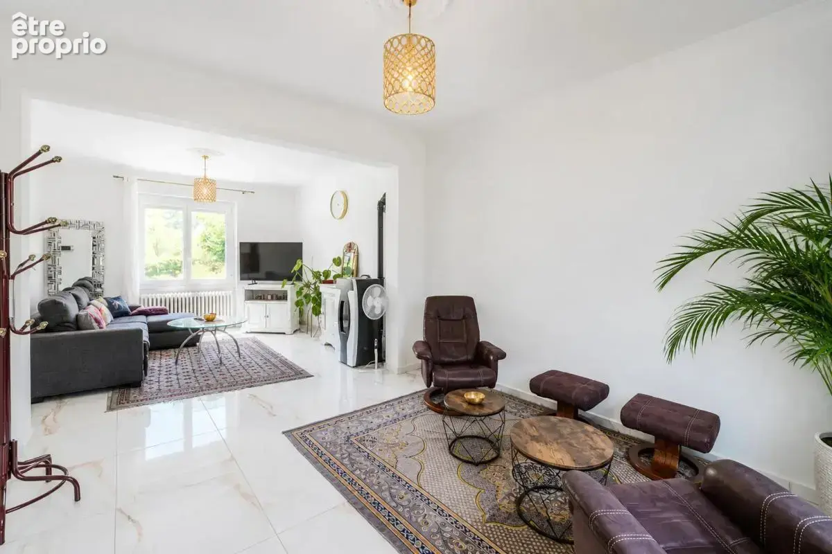 69400 - ARNAS - Maison familiale de 133 m² avec terrain - photo 3