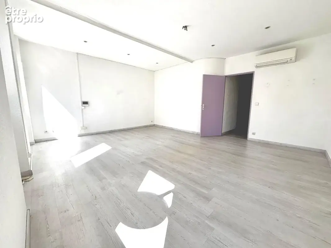 Appartement 4 pièces 68 m² à vendre à Marseille-6e (13006) - photo 2