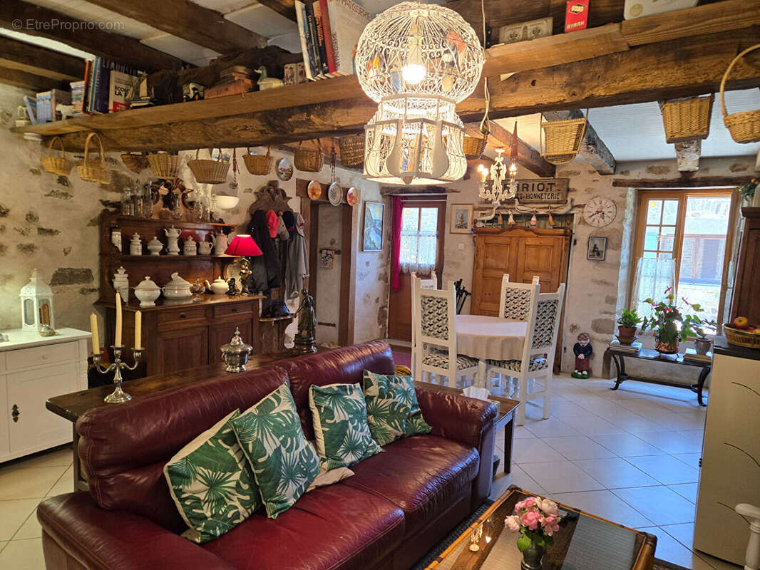 Maison à BLANZAC