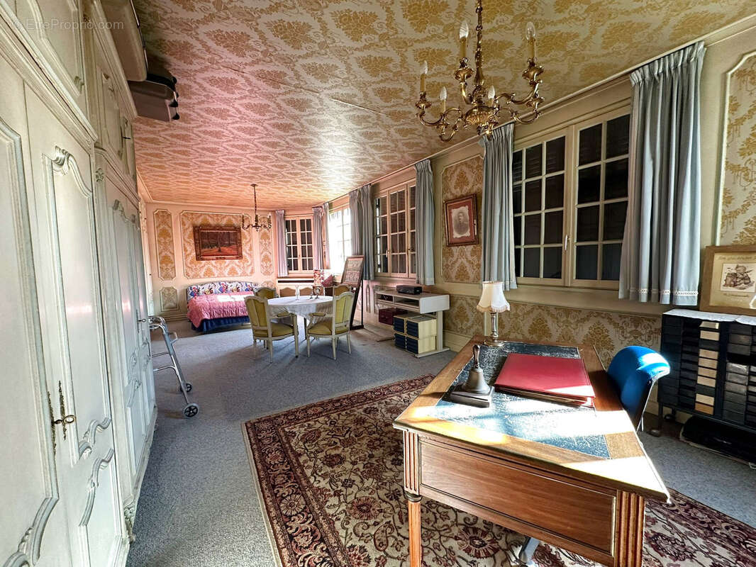 Maison à CHENNEVIERES-SUR-MARNE