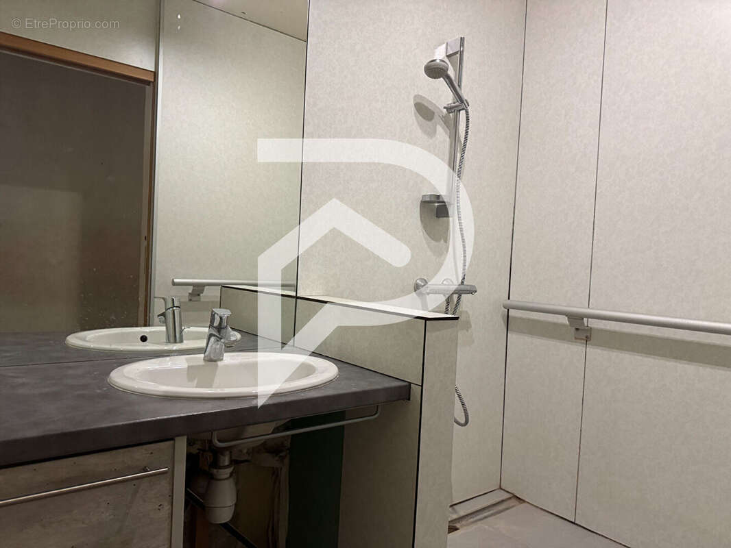 Appartement à PARIS-19E