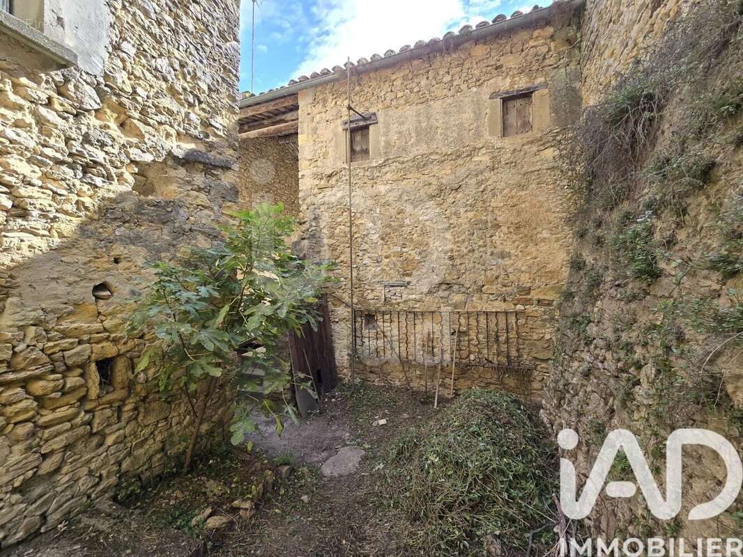 Maison 96 m² à Saint-Marcel-De-Careiret  - photo 5