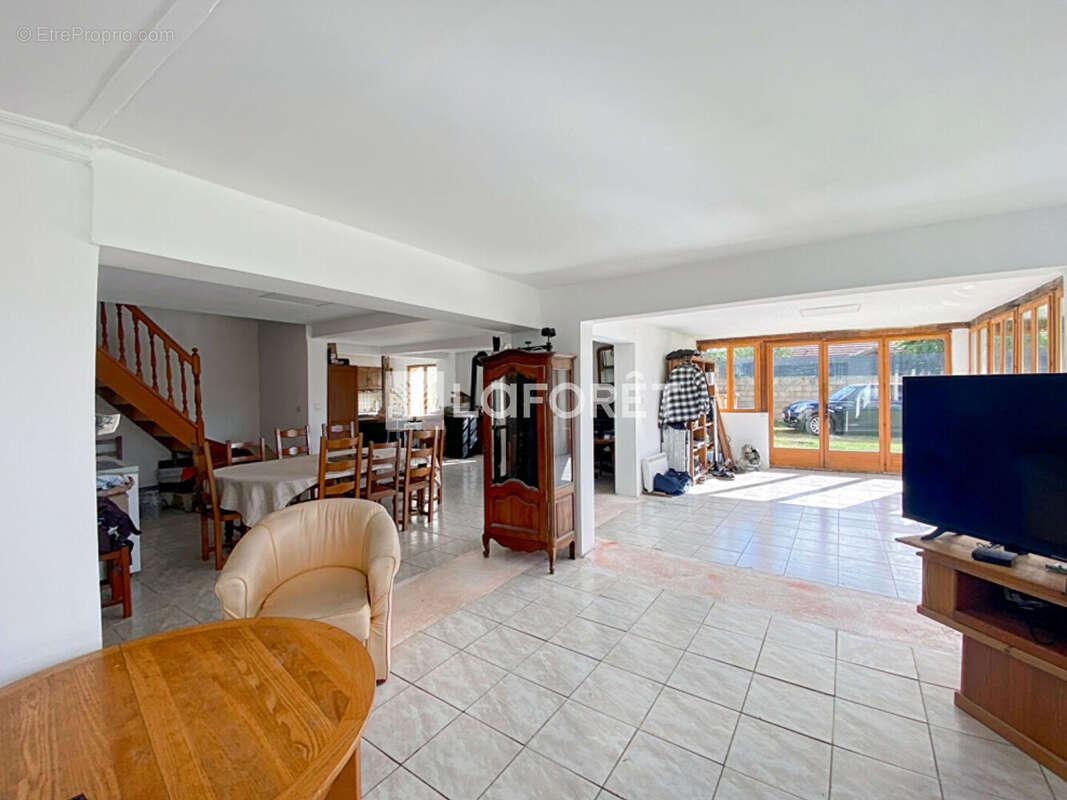 Maison à DAMPIERRE-SUR-AVRE