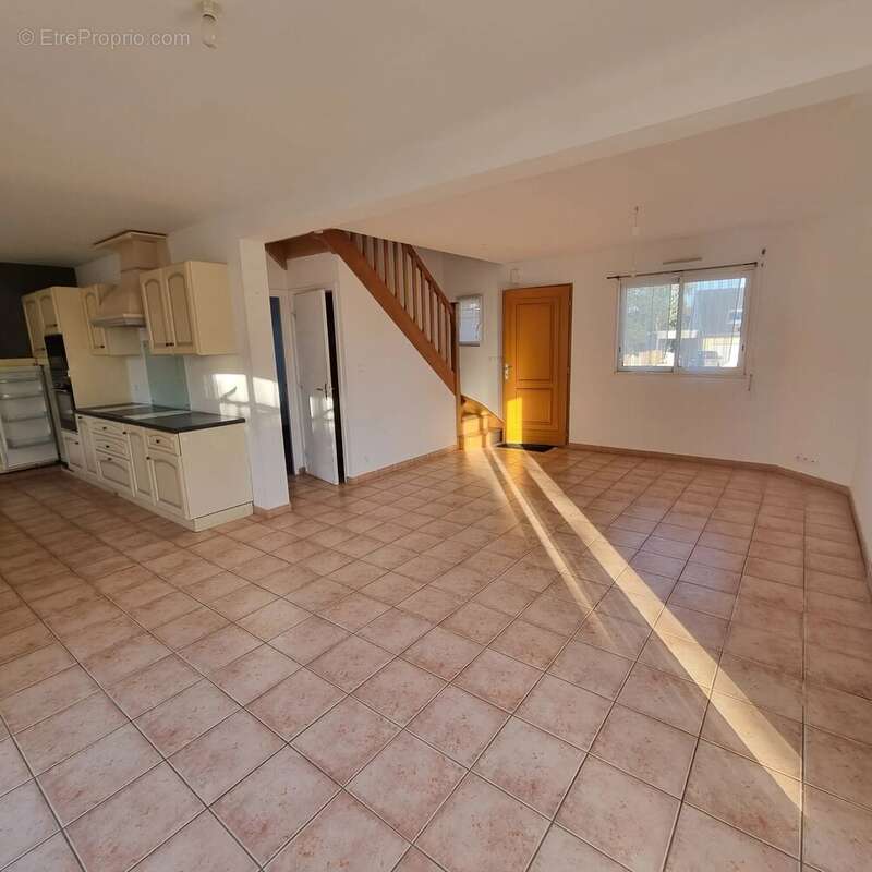 Maison à SAINT-SEGAL