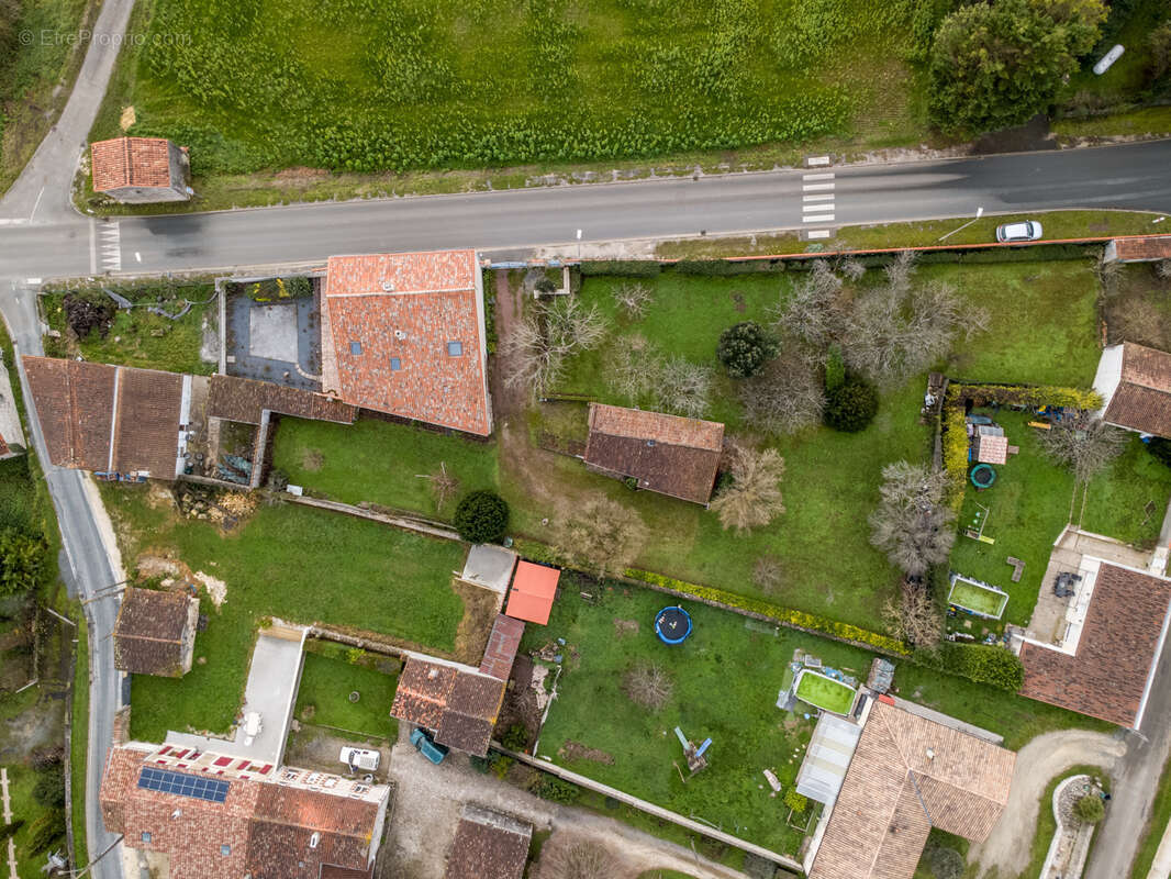 Maison à SAINT-SAVINIEN