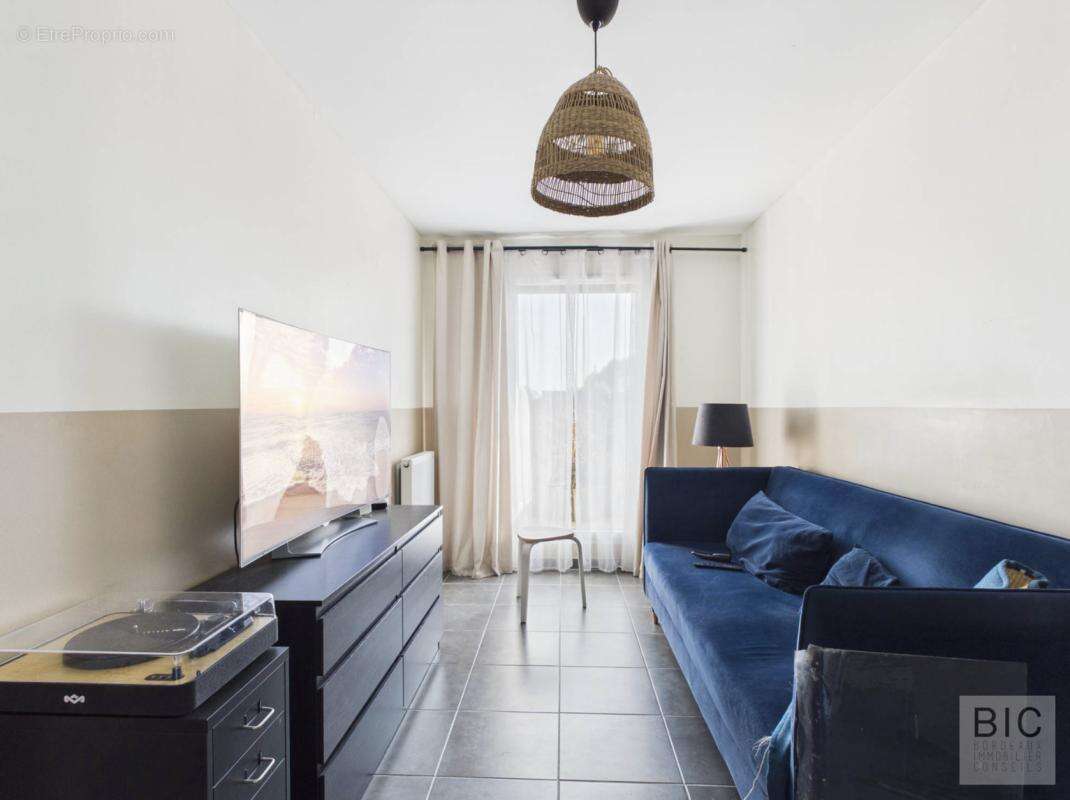 A vendre dernier étage avec climatisation et 50 m2 de terrasse - photo 7