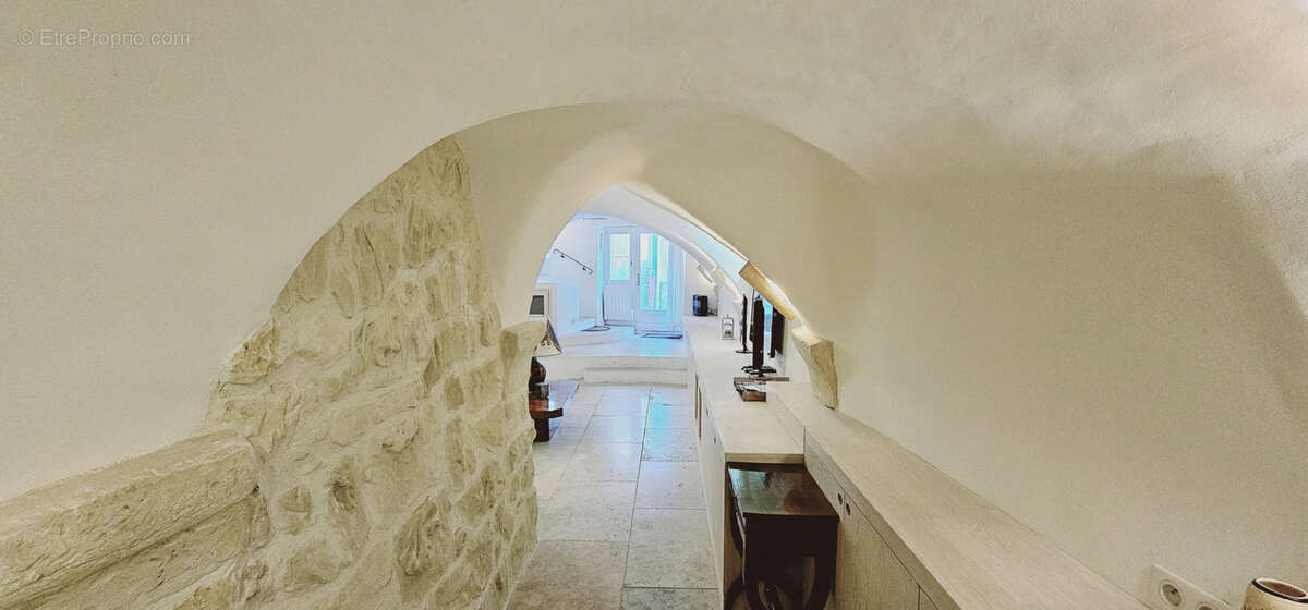 Appartement à LA CADIERE-D'AZUR