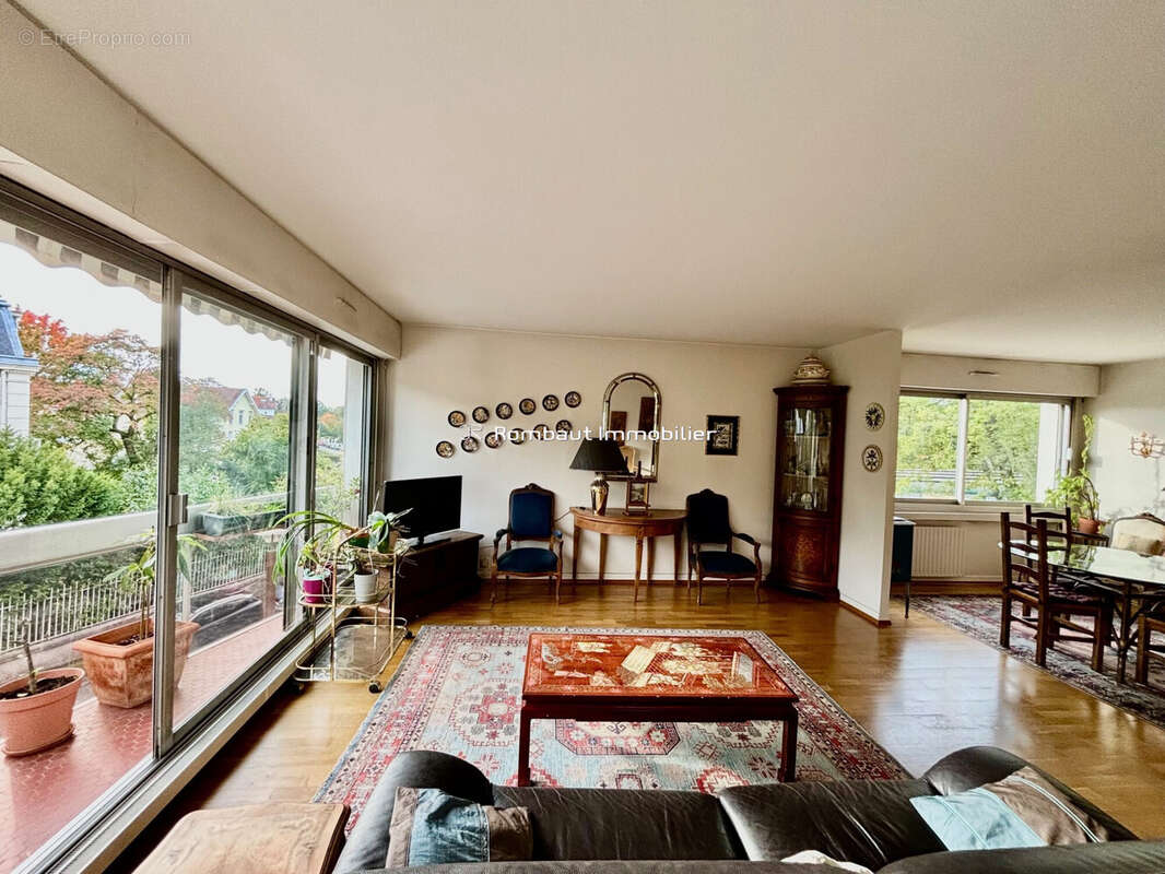 Appartement à LA CELLE-SAINT-CLOUD