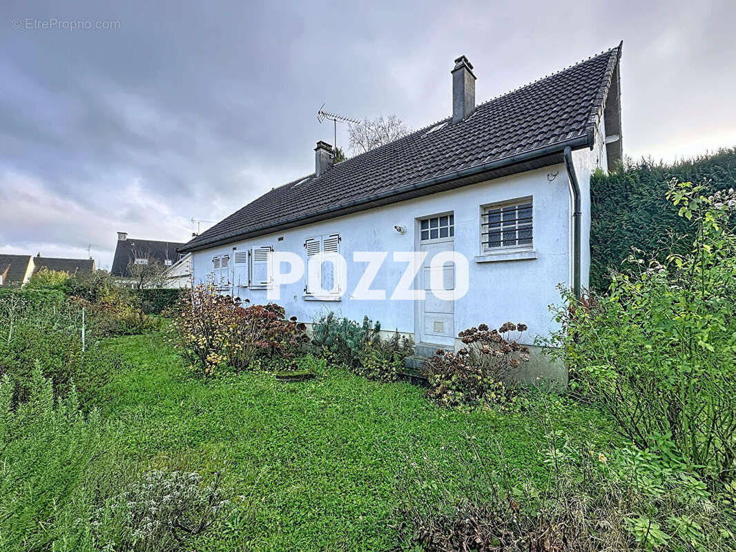 Maison à LE VAL-SAINT-PERE