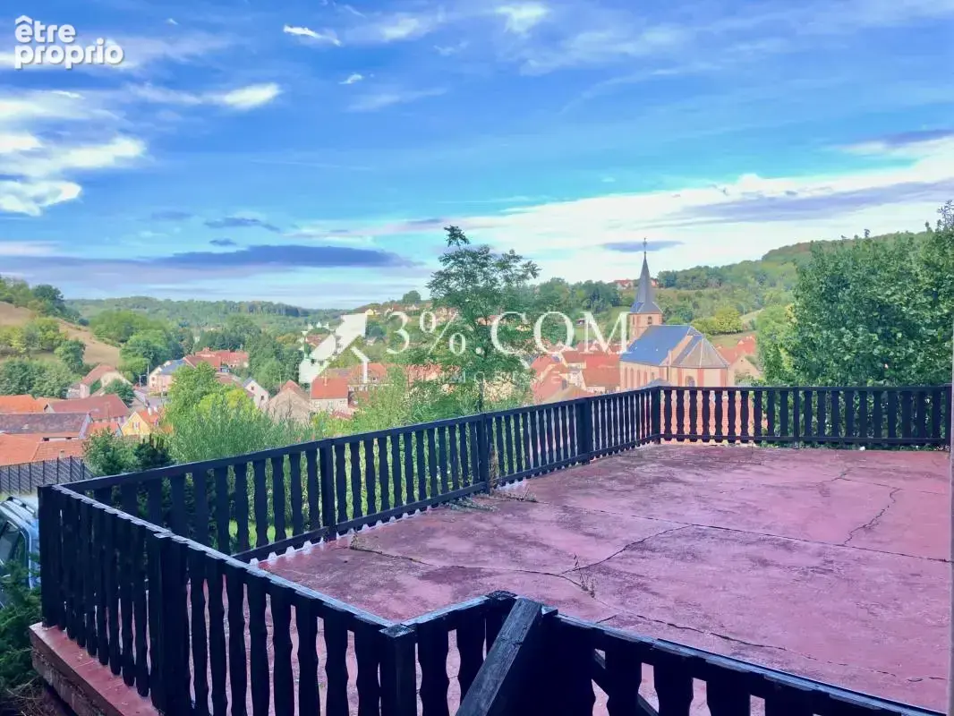 Maison sur les hauteurs avec terrain boisé - photo 2