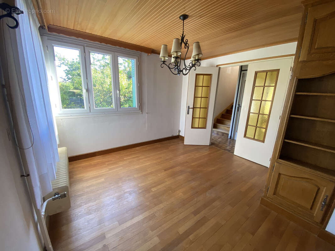 Maison à PARAY-VIEILLE-POSTE