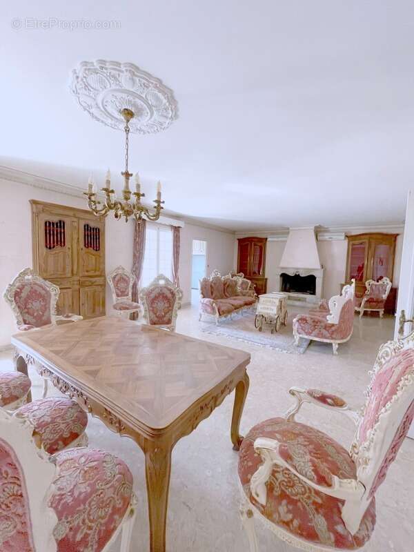 Maison à SAINT-HILAIRE-DE-BRETHMAS