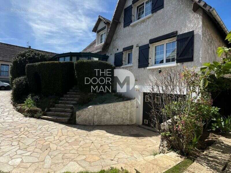 Maison à LIMOURS