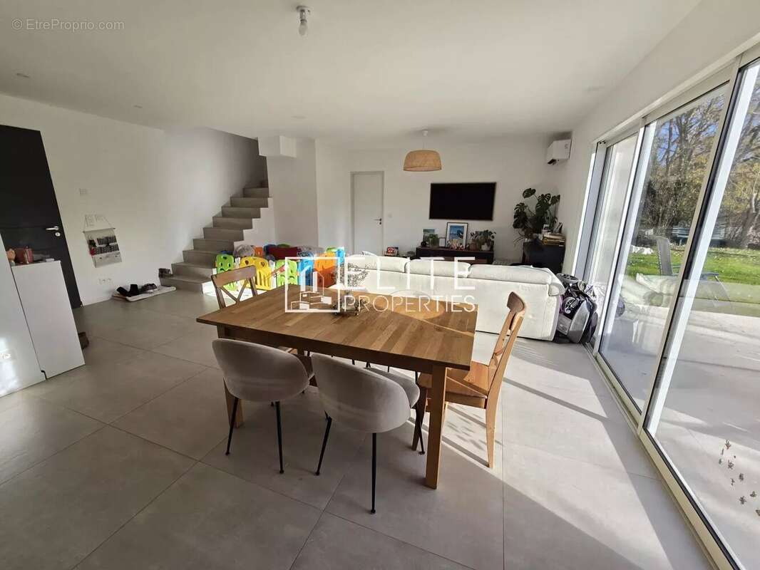 Maison à SAINT-VALLIER-DE-THIEY